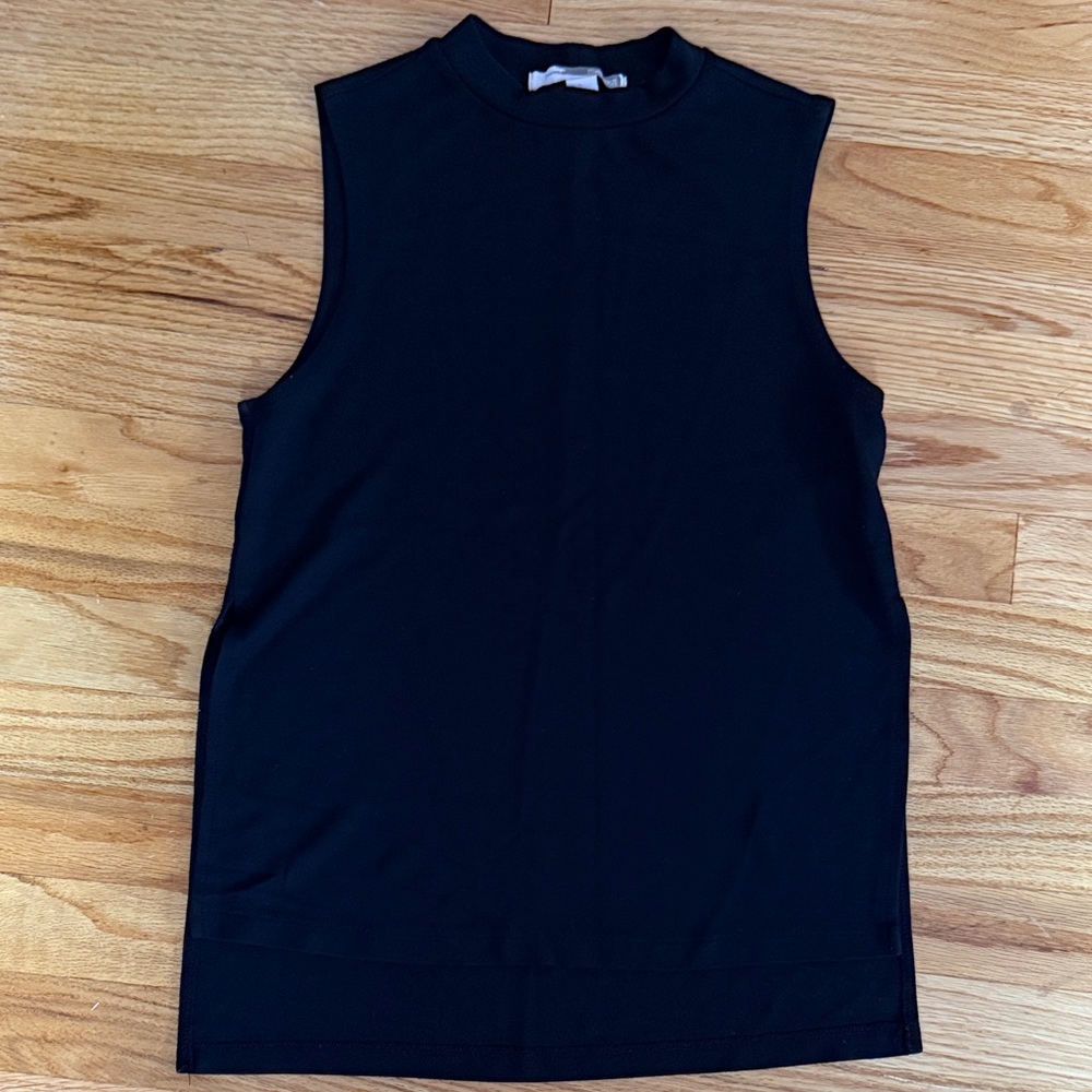 Forever 21 Contemporary mock neck split hem tank, size S in black